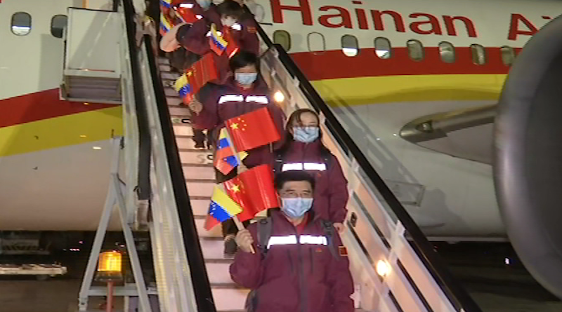 В Венесуэлу прибыли китайские врачи