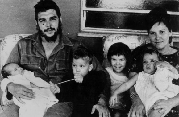 Че Гевара с детьми и женой Алейдой