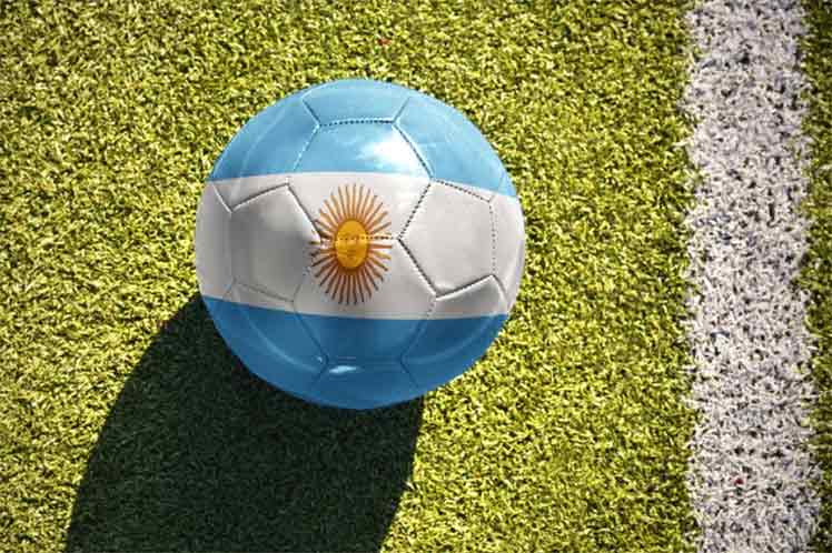 Аргентина остается без футбола