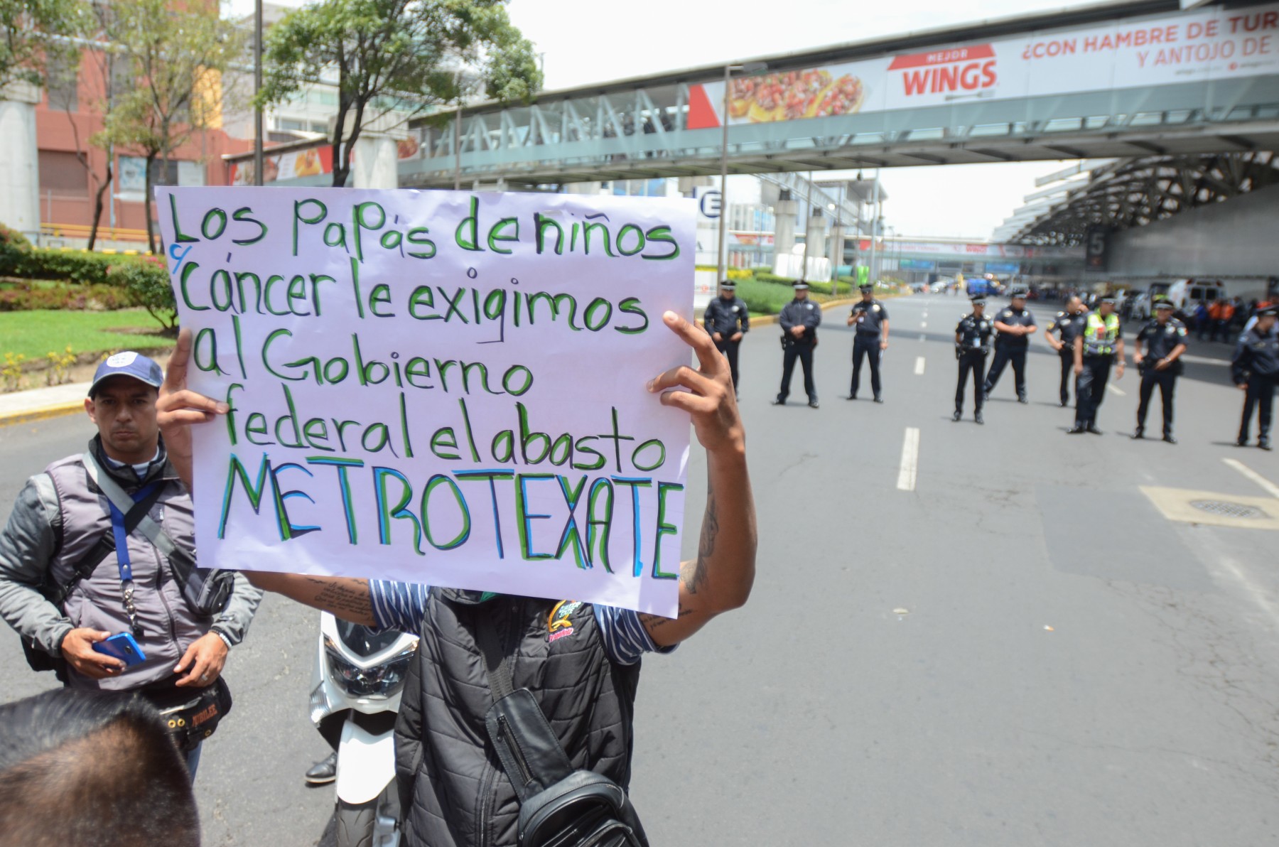 В Мексике у детей с онкологией украли лекарства