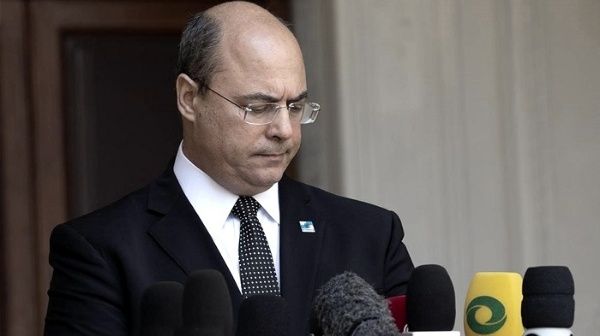 Губернатор Рио-де-Жанейро отстранен от должности за коррупцию