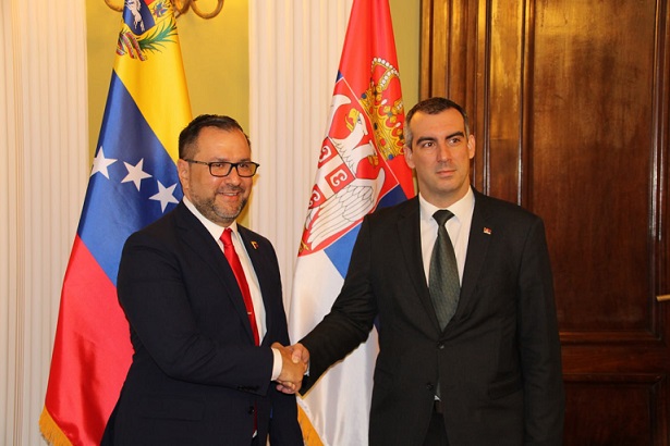 Министр иностранных дел Венесуэлы в Скупщине Сербии
