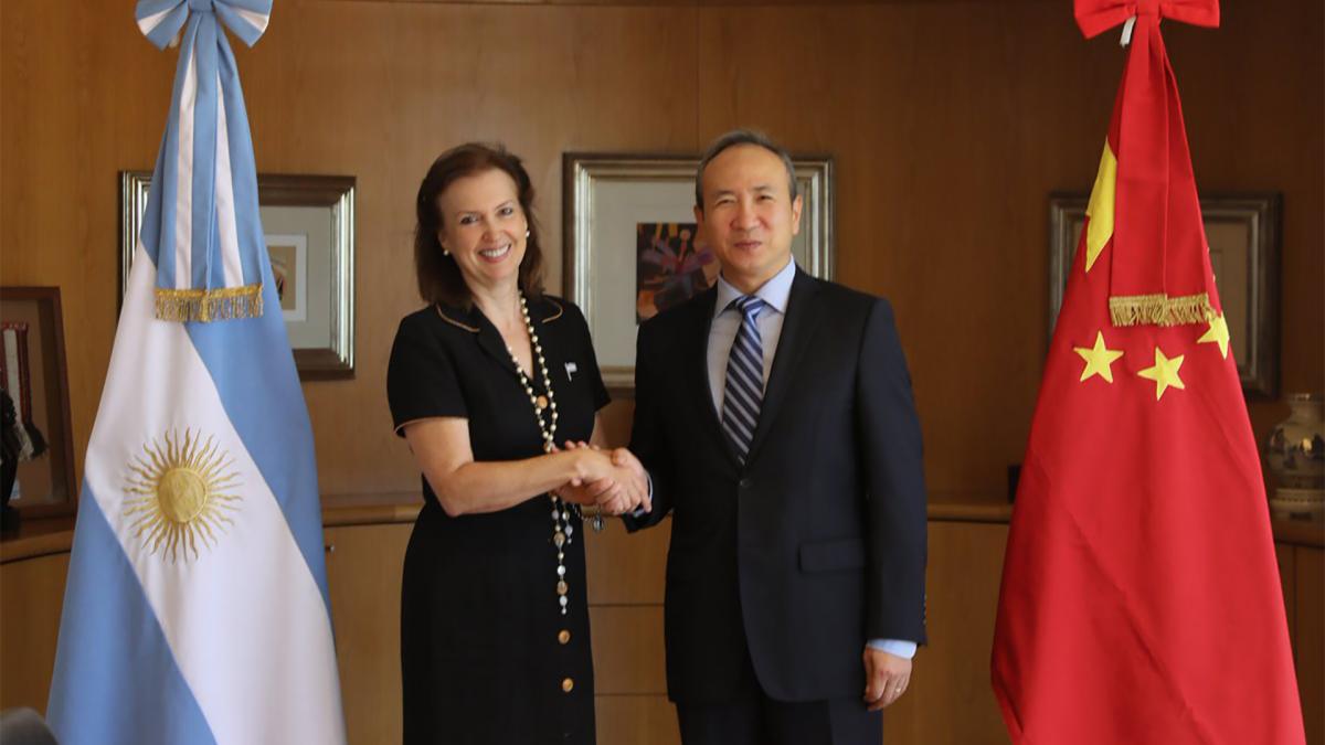 Мондино провела встречу с послом Китая и подтвердила дружественные отношения между странами