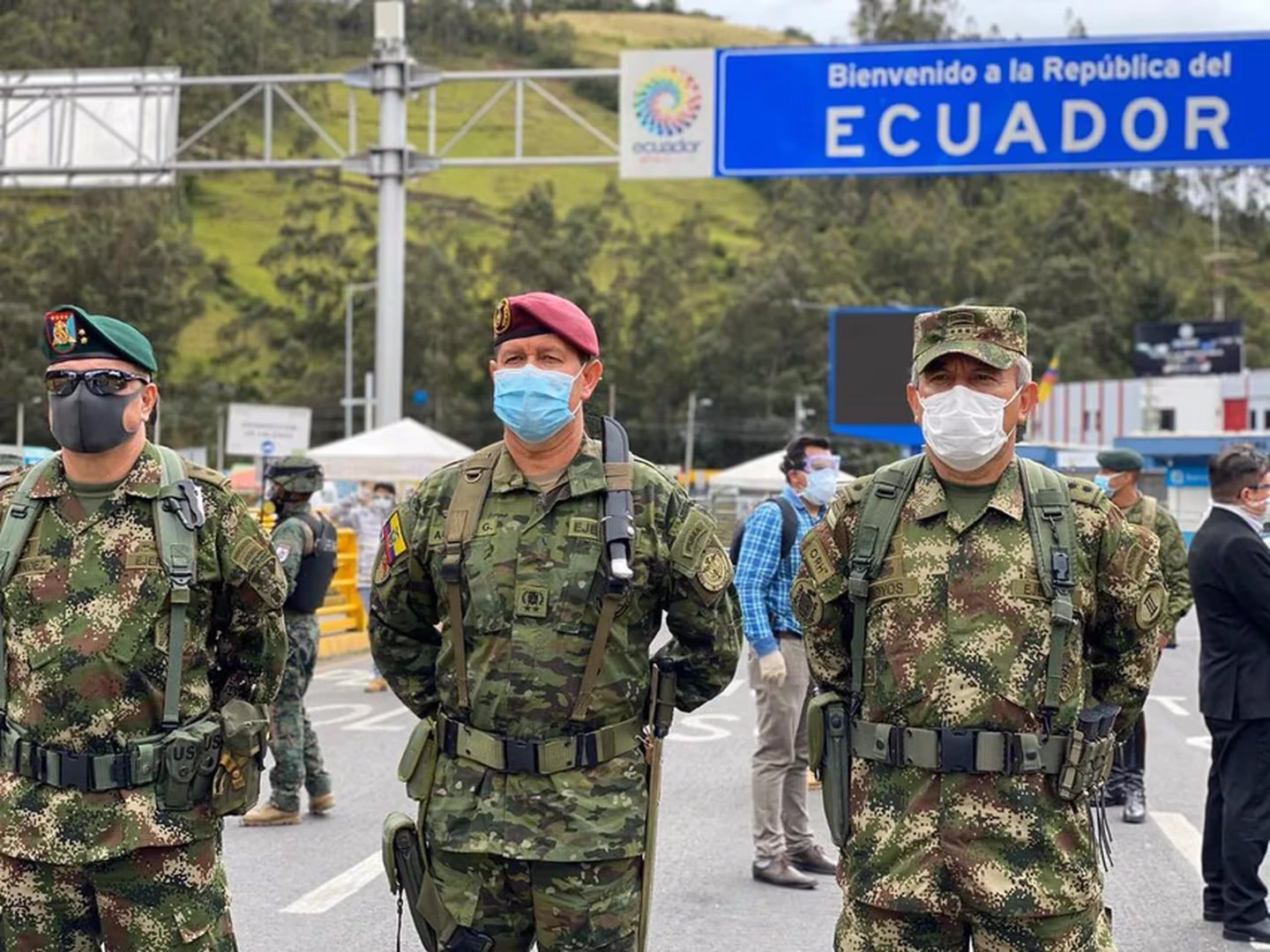 Первый итог вооруженных сил Эквадора: пять террористов убиты и 329 задержаны