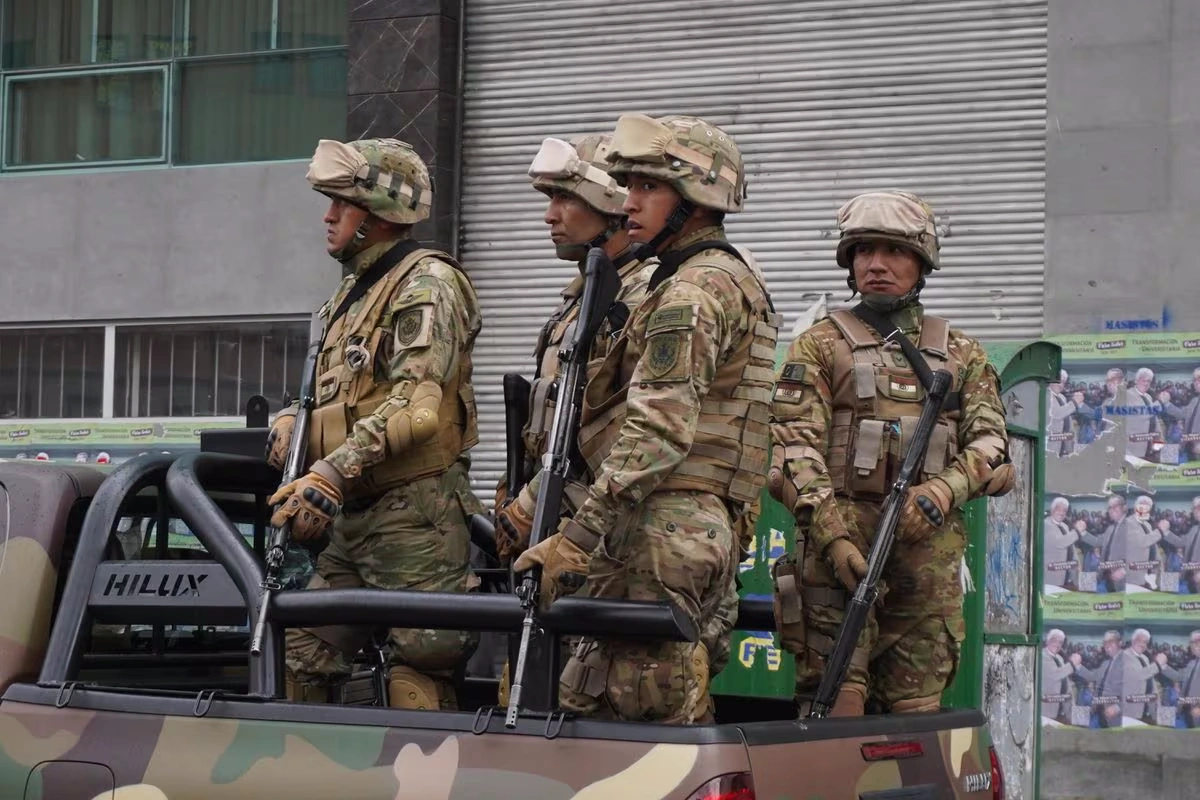 Убийство пяти солдат организованной преступностью вызывает тревогу в Боливии