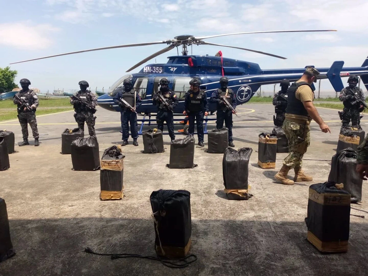Запрещенные вещества, изъятые эквадорскими военно-морскими силами