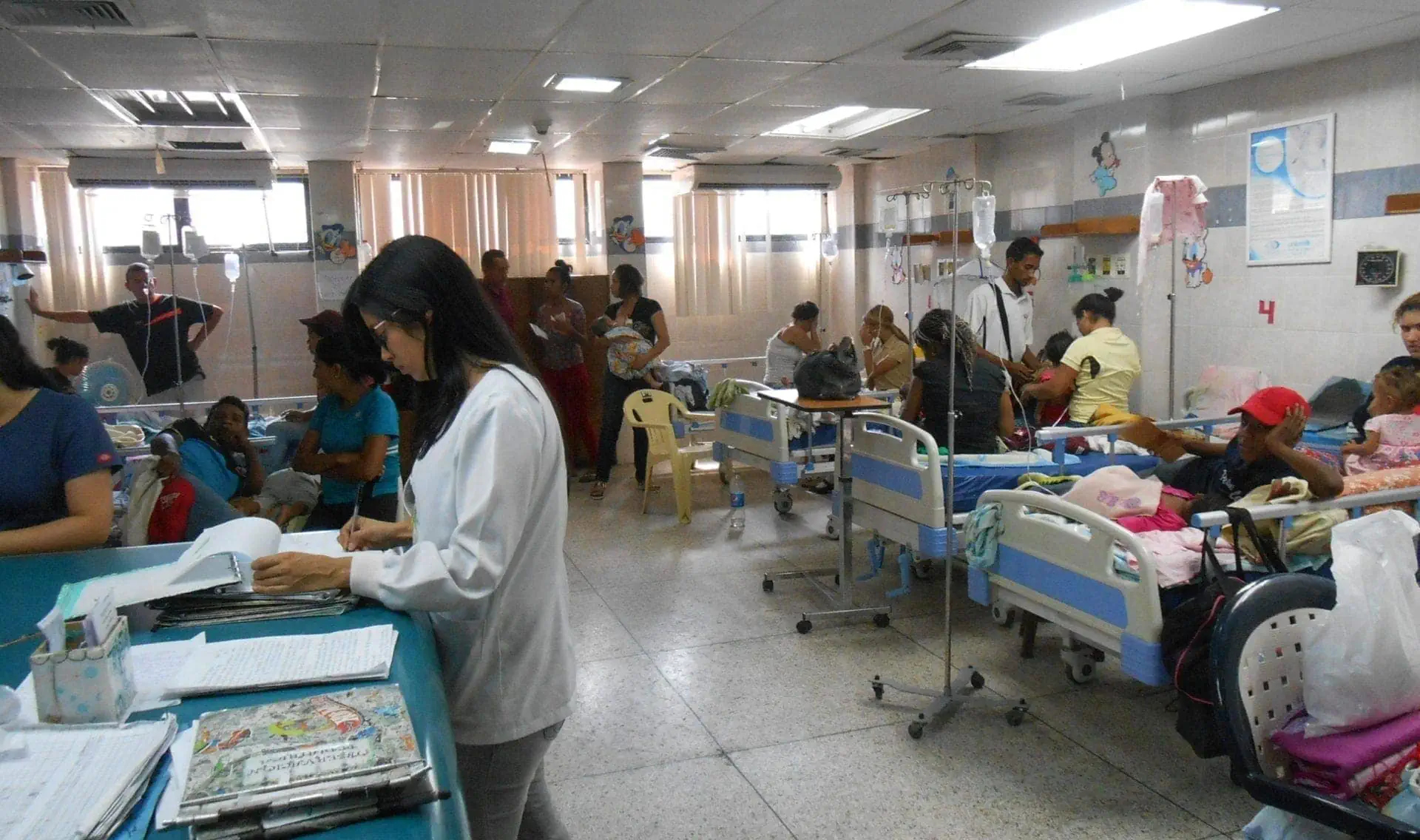 Очередь на операции в Венесуэле составляет от 5000 до 8000 пациентов, говорит Хулио Кастро