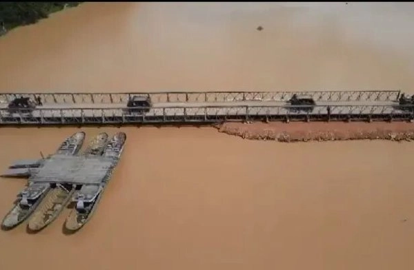 Венесуэла устанавливает временный мост, чтобы "принести прогресс" в Эссекибо