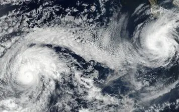 Сезон ураганов в Атлантике может стать худшим за последние десятилетия, предупреждают специалисты