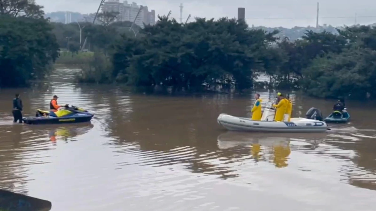 Река в Бразилии, ставшая причиной наводнения, приближается к рекордному уровню роста