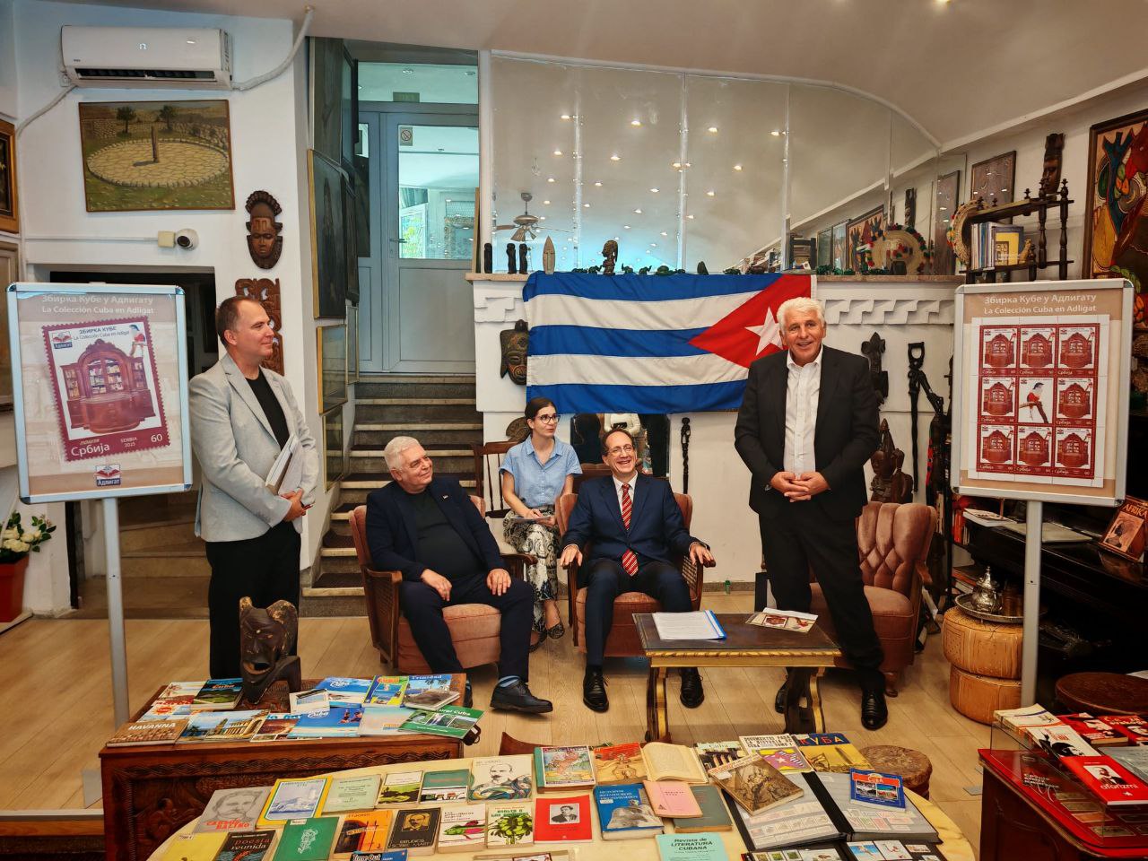 Почтовая марка, посвящённая Кубе, представлена в Музее книги и путешествий