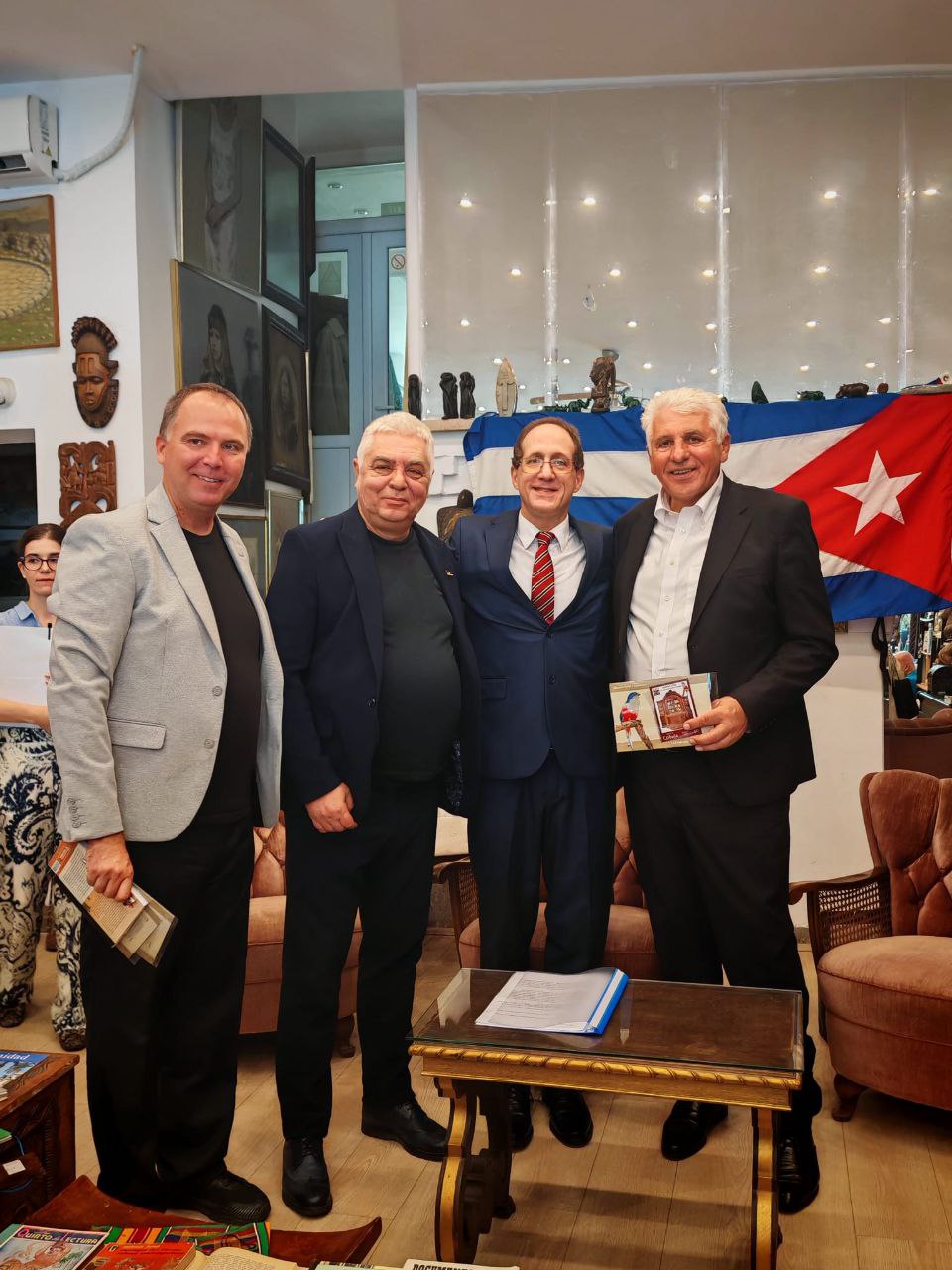Почтовая марка, посвящённая Кубе, представлена в Музее книги и путешествий