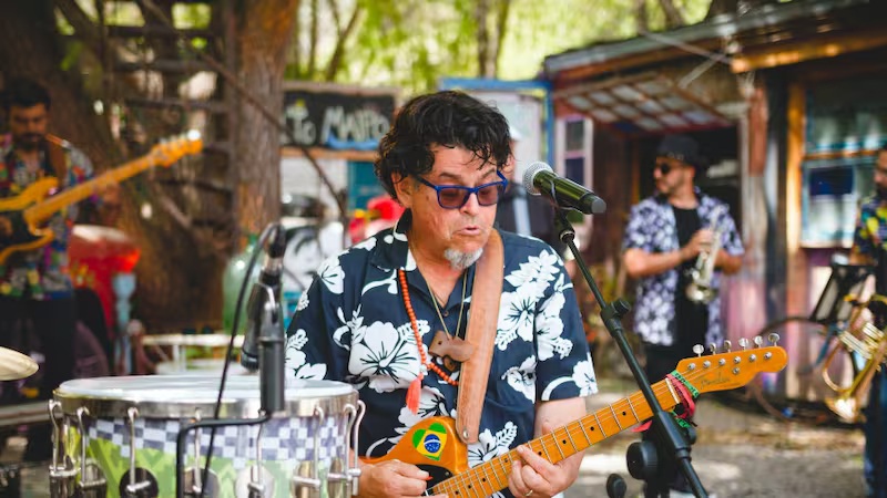 Джо Васконселос объявляет гостей для празднования 30-летия альбома Toque Джо Васконселос объявляет гостей для празднования 30-летия альбома Toque