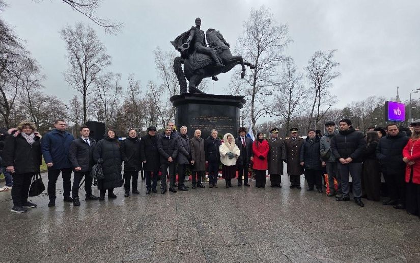 В Москве отметили 195-летие со дня смерти Симона Боливара В Москве отметили 195-летие со дня смерти Симона Боливара