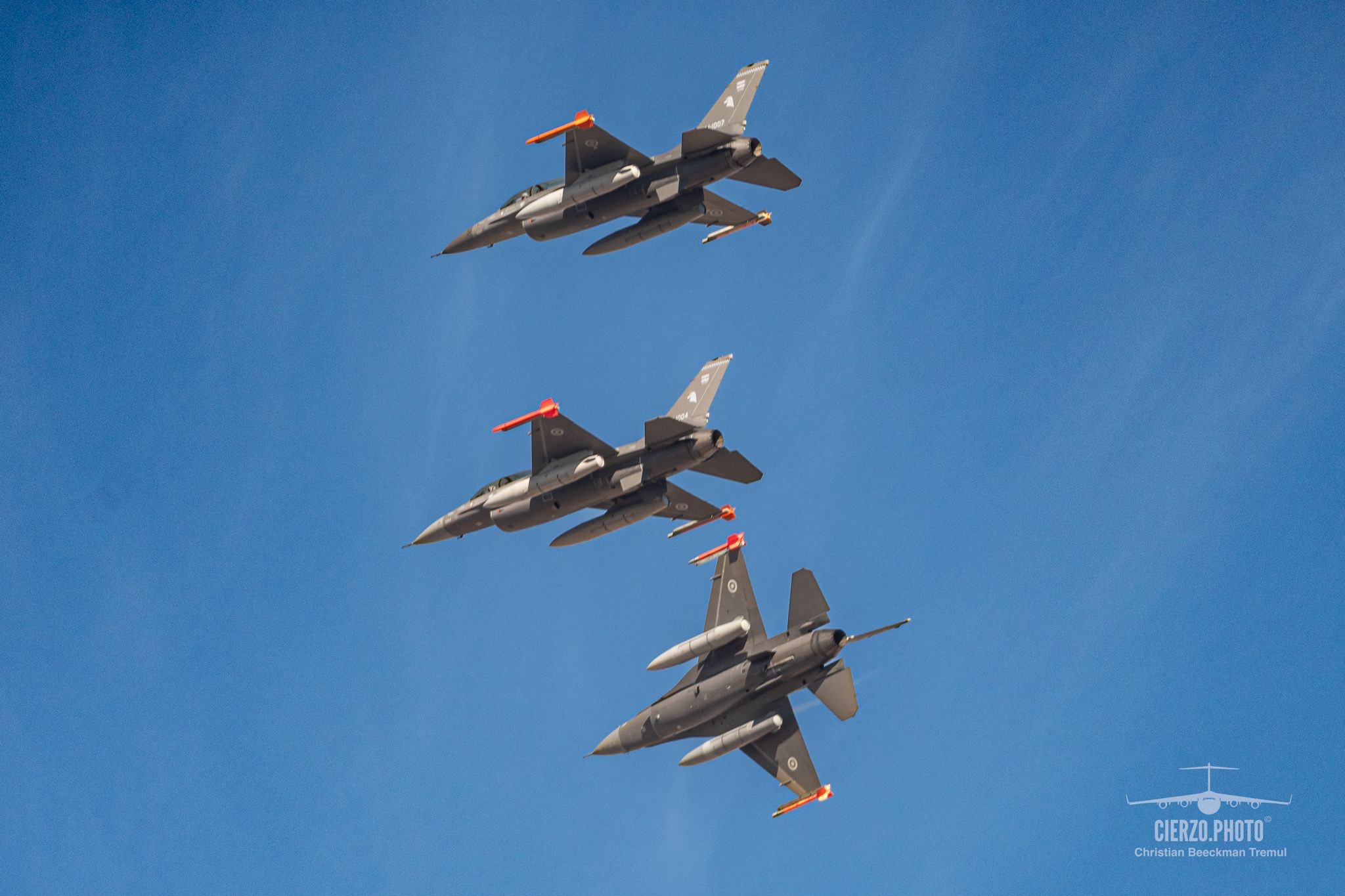 Шесть F-16 летят в Аргентину